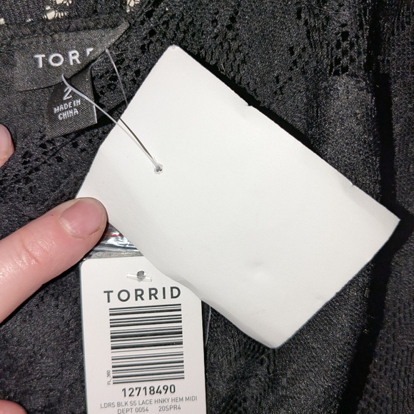 Elegant Black Lace Dress - Picture 2 of 7